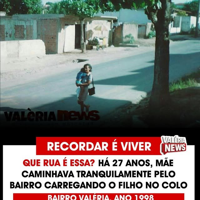 A imagem mostra uma cena de exatos 27 anos atrás, no ano de 1998: uma mãe caminhando tranquilamen…