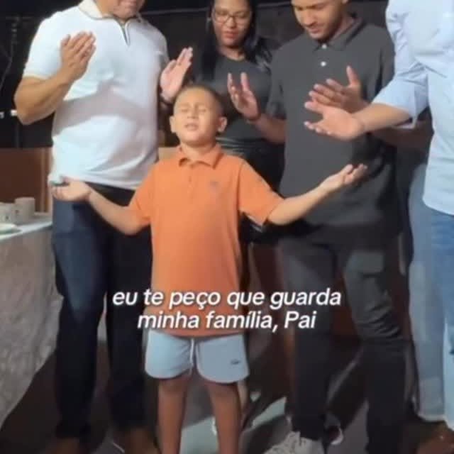 Durante a cerimônia de entrega do programa Morar Melhor, um momento especial chamou a atenção de …